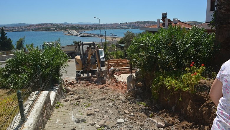 Ayvalık’ta İşgal Edilen Alanlar Temizlendi Ayvalık’ta İşgal Edilen Alanlar Temizlendi