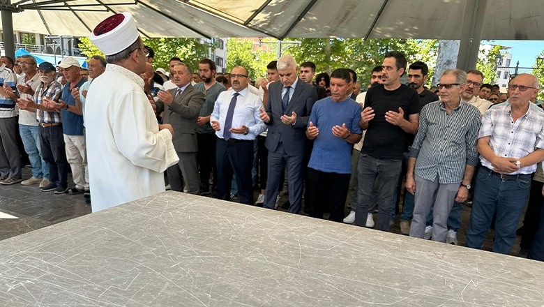 Balıkesir’de Haniye İçin Gıyabi Cenaze Namazı Balıkesir’de Haniye İçin Gıyabi Cenaze Namazı