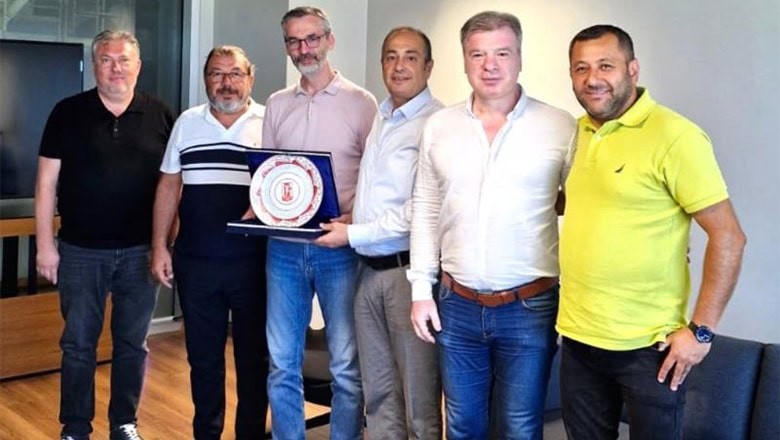 Balıkesirspor'dan Varaka Kağıt Fabrikası'na Ziyaret Balıkesirspor'dan Varaka Kağıt Fabrikası'na Ziyaret