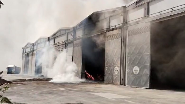 Bandırma Ticaret Borsası'nda Yangın Paniği Bandırma Ticaret Borsası'nda Yangın Paniği