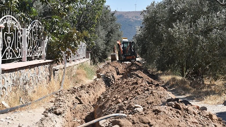 Büyükşehir'den Erdek’te 80 Bin Zeytin Ağacına Can Suyu Büyükşehir'den Erdek’te 80 Bin Zeytin Ağacına Can Suyu