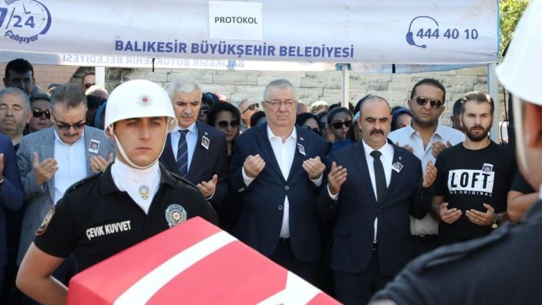Edremit'te Komiser Yardımcısı Toprağa Verildi