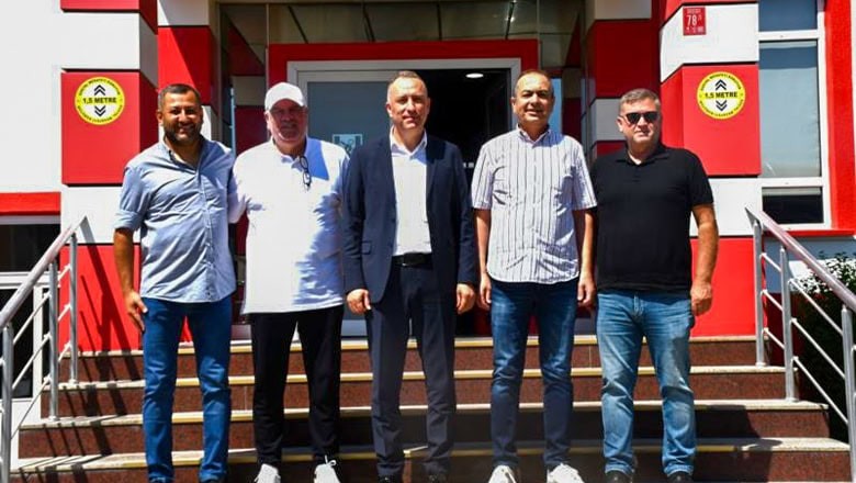 Gençlik ve Spor İl Müdürü’nden Balıkesirspor’a Ziyaret Gençlik ve Spor İl Müdürü’nden Balıkesirspor’a Ziyaret