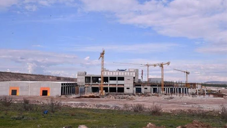 Gönen’de İnşaat İşçisi 9 Metreden Düşerek Hayatını Kaybetti Gönen’de İnşaat İşçisi 9 Metreden Düşerek Hayatını Kaybetti