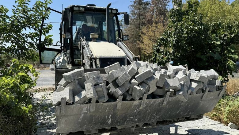 İvrindi'de Kepçeyle Mahalleye İndiler