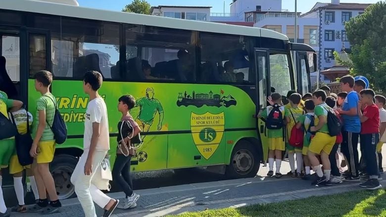 İvrindi'nin Küçük Kramponları Sahada