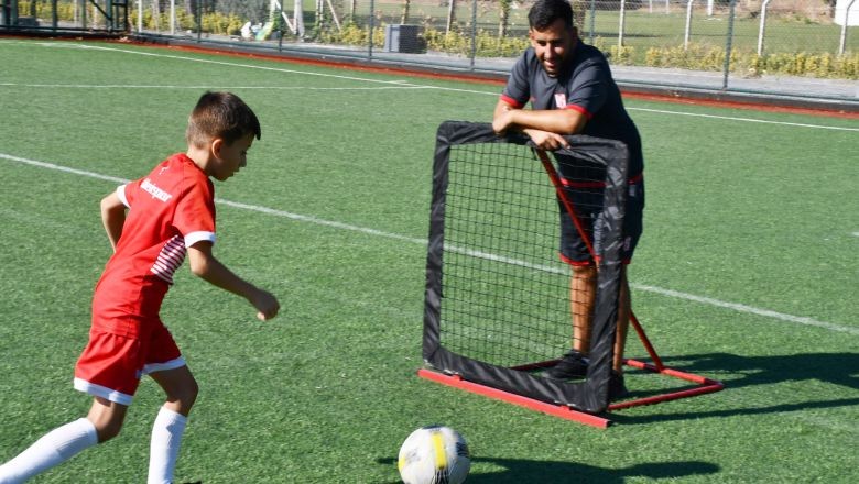 Balıkesirspor'da 8:45 Rutini Balıkesirspor'da Disiplinli Futbol