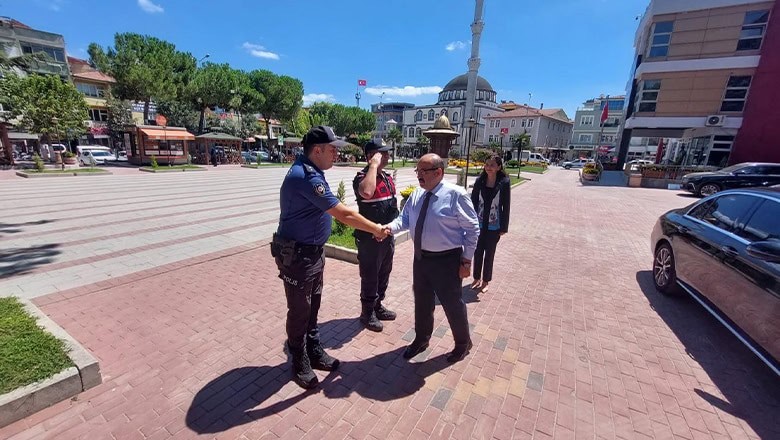 Vali Ustaoğlu'ndan İvrindi'ye Ziyaret Vali Ustaoğlu'ndan İvrindi'ye Ziyaret