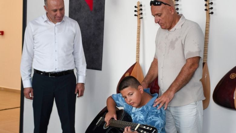 İl Müdürü Adem Özalp Gençlerle Bir Arada