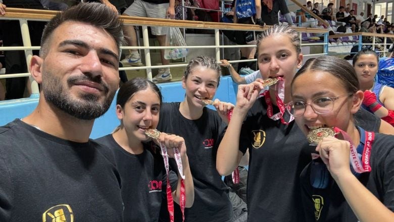 Balıkesir'e Madalyalar Yetmedi Kupayı da Aldı!