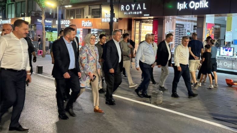 Vekil Uygur: 'Daima Aşk Daima Millet'