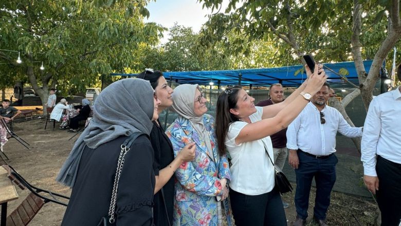 Vekil Uygur Panayırda Eski Günleri Yad Etti