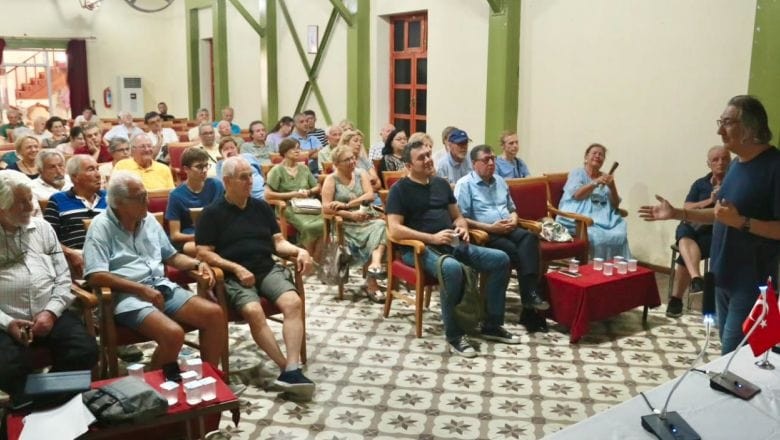 Burhaniye Bilim Etkinliğinde Kuantum Fiziği Tartışıldı