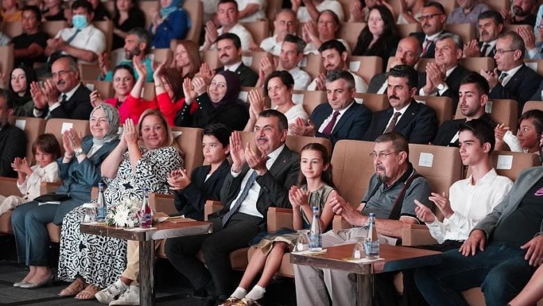 Balıkesir'de İzleyecek "Ailem"Dizisi Başlıyor Balıkesir'de İzleyecek "Ailem"Dizisi Başlıyor