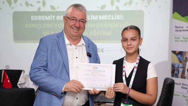 Çağın Sorunu Gençlerin Elinde
