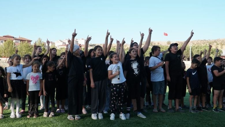 Minikler Mutluluğu Başkan Sak İle Paylaştı