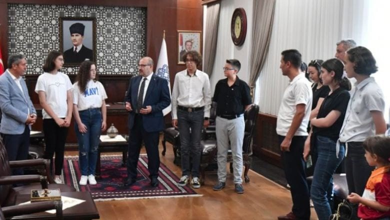 Balıkesir LGS Türkiye Birincilerini Kutladı