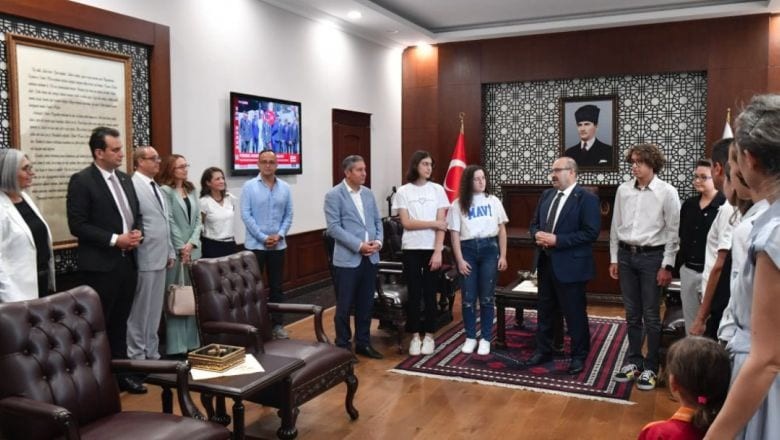 Balıkesir LGS Türkiye Birincilerini Kutladı