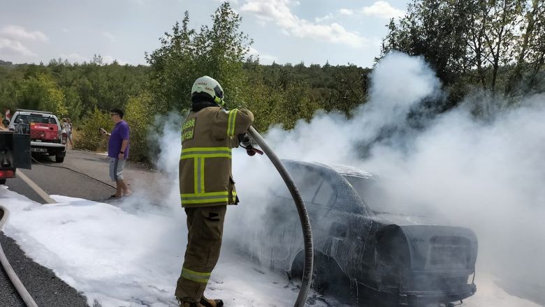 Araçta Başlayan Yangın Ormana Sıçradı