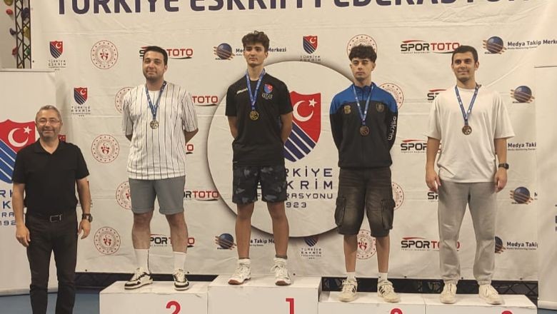 Balıkesir Eskrimcilerinden 3 Madalya!