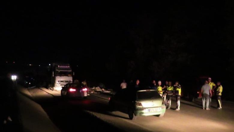 Balıkesir'de Kaza! Tır Karşı Şeride Uçtu