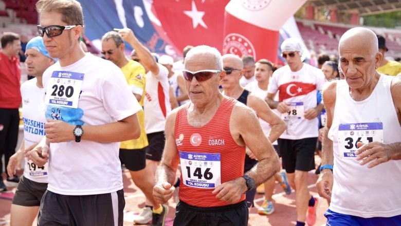 3 Ülkeden 373 Koşucu Balıkesir’de Yarıştı