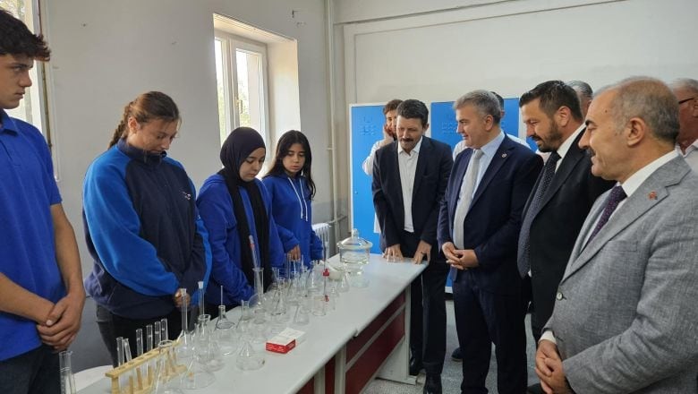 Müdür Demir Savaştepe’de Eğitim Projelerini İnceledi
