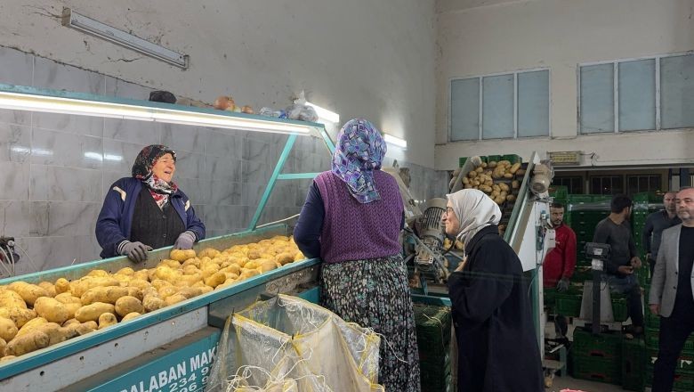 Belgin Uygur'dan Toptancı Halinde Sabah Mesaisi