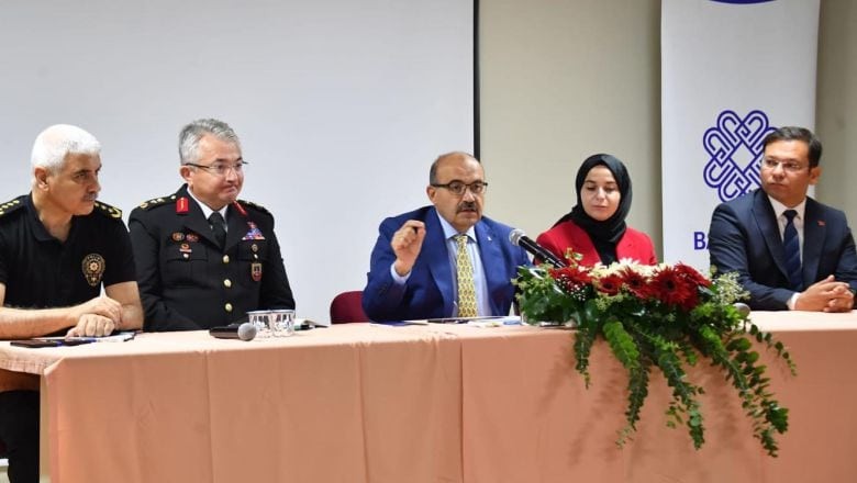 Vali Ustaoğlu İhtiyaçlar İçin Sındırgı'da