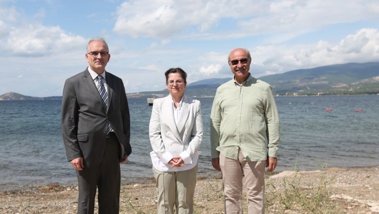 Rektör Boz O Proje İçin Su Altında Çalıştı