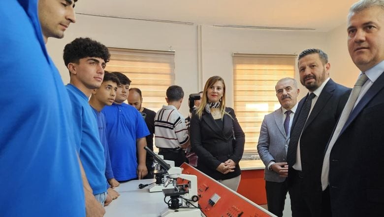 Müdür Demir Savaştepe’de Eğitim Projelerini İnceledi