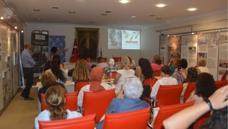 Ayvalık'ta Kadın Çiftçilere Sertifika Töreni