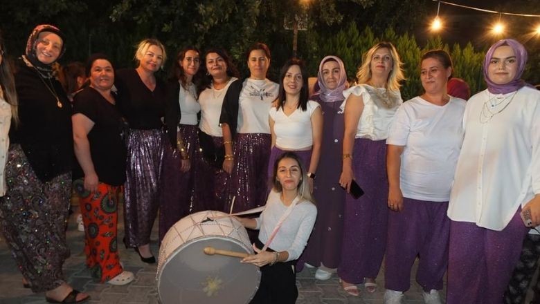 Balıkesir'de Kadın Muhtar Şalvar Eğlencesi Düzenledi