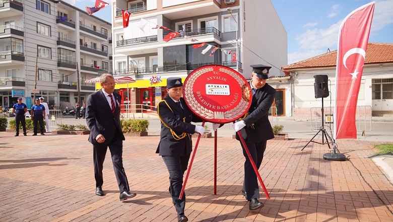 Altınova’da Kurtuluşun 102. Yıl Coşkusu Yaşandı Altınova’da Kurtuluşun 102. Yıl Coşkusu Yaşandı