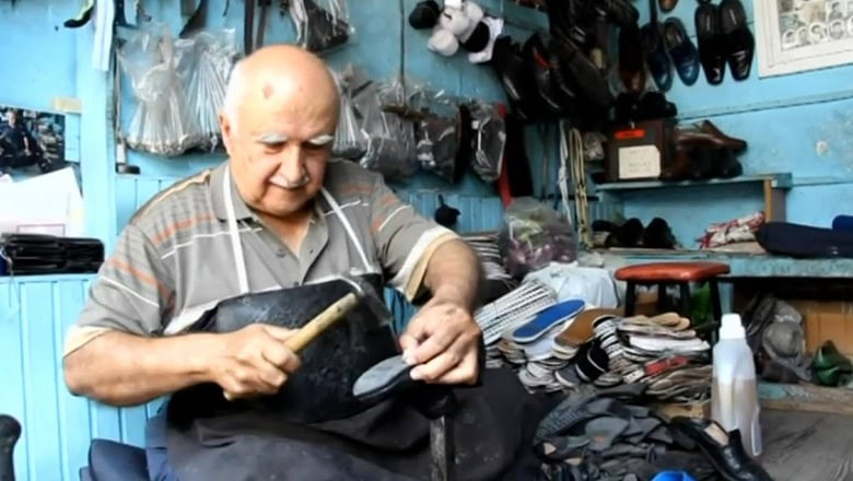 Ayakkabı Tamirciliği Yok Olma Tehlikesiyle Karşı Karşıya Ayakkabı Tamirciliği Yok Olma Tehlikesiyle Karşı Karşıya