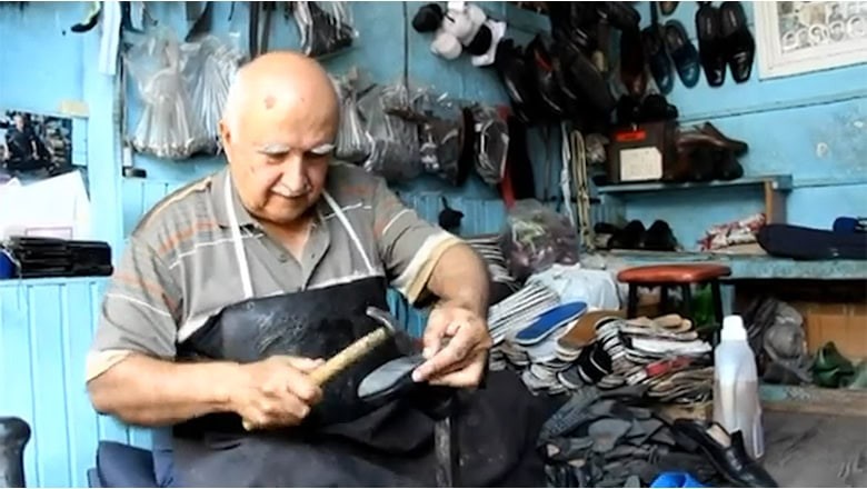 Ayakkabı Tamirciliği Yok Olma Tehlikesiyle Karşı Karşıya Ayakkabı Tamirciliği Yok Olma Tehlikesiyle Karşı Karşıya