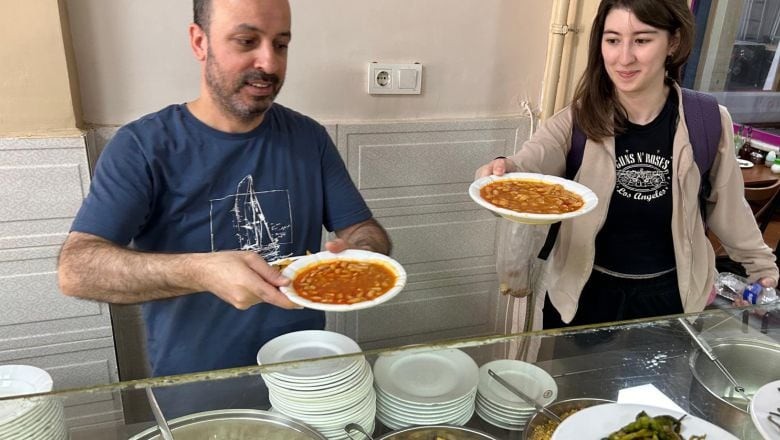 Çalışanın Baştacı Yemeği Az Kuru Az Pilav Çalışanın Baştacı Yemeği Az Kuru Az Pilav