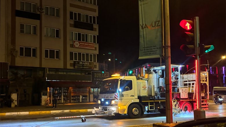 Balıkesir'de Yol Çizgileri Gece Yenilendi