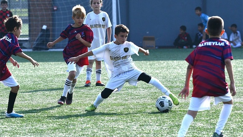 Büyükşehir Belediyespor U9 Takımı Yarı Finalde Büyükşehir Belediyespor U9 Takımı Yarı Finalde