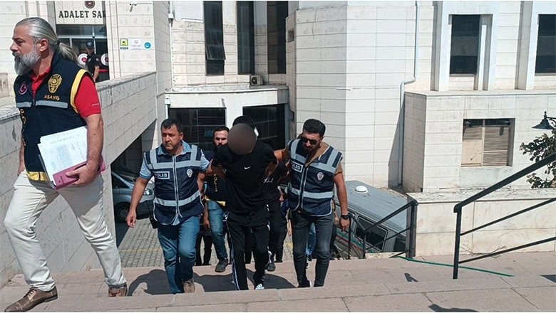 Edremit'te Silahlı Saldırıda 3 Kişi Tutuklandı Edremit'te Silahlı Saldırıda 3 Kişi Tutuklandı