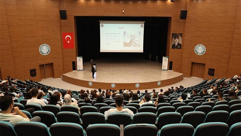 Jandarma'dan Öğrencilere Siber Güvenlik Eğitimi Jandarma'dan Öğrencilere Siber Güvenlik Eğitimi