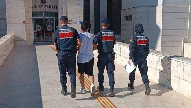 PKK Propagandası Yapan Şüpheli Edremit’te Yakalandı PKK Propagandası Yapan Şüpheli Edremit’te Yakalandı