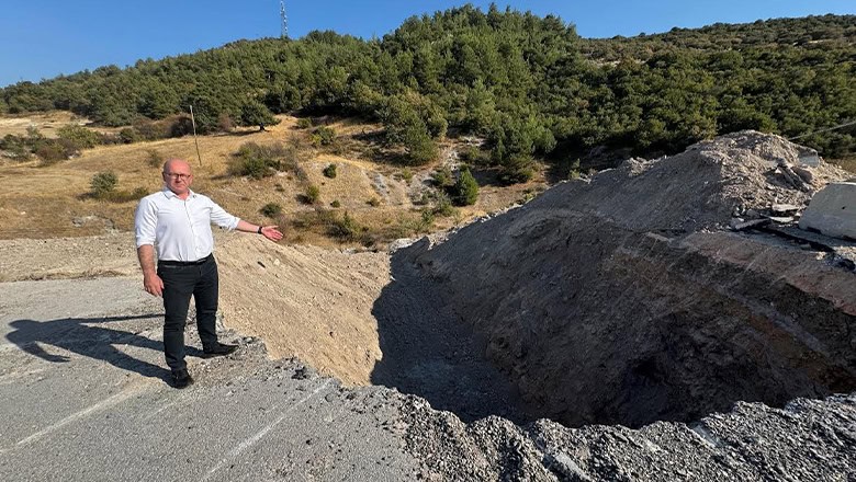 Sarı “AK Partili Belediyeler Çalışmıyor!” Sarı “AK Partili Belediyeler Çalışmıyor!”