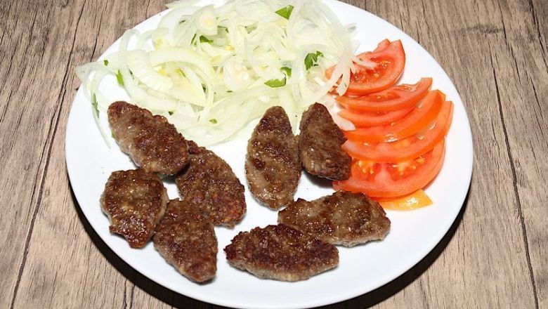 Balıkesir Köftesi Deyip Geçmeyin!