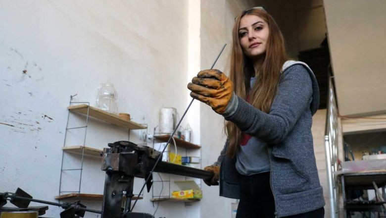 Balıkesir'de Kadın Eli Sanayiye Değiyor