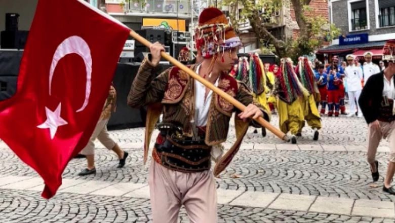 Erdek'in Kurtuluş Kutlamaları Renkli Görüntülere Sahne Oldu