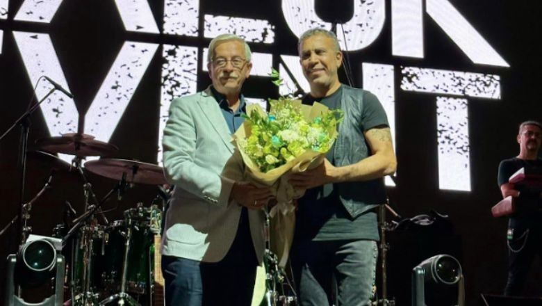 Haluk Levent Erdeklilerle Buluştu
