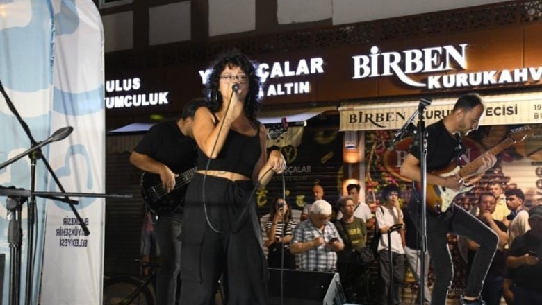 Balıkesir'de Balıklar Ücretsiz Müzik Bedava!