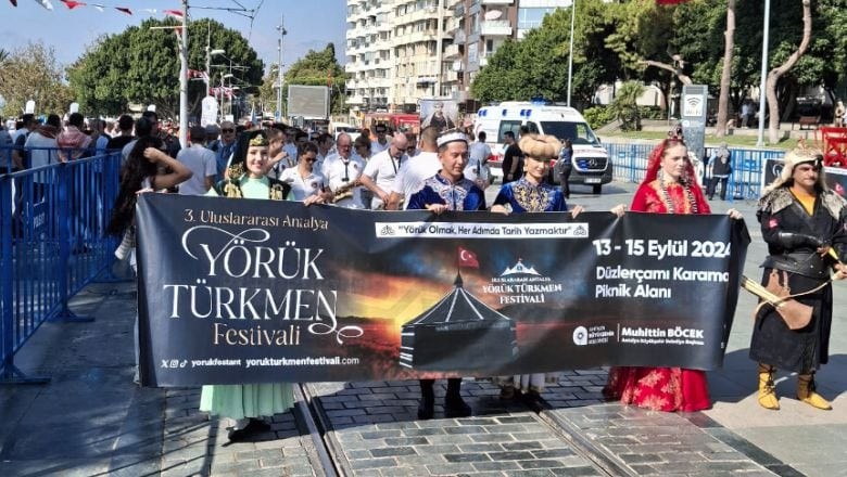 Balıkesir'in Kadınları El Emeği Ürünleriyle Parladı