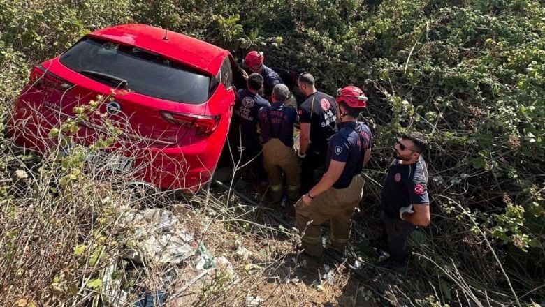 Balıkesir'de Otomobil Şarampole Uçtu!